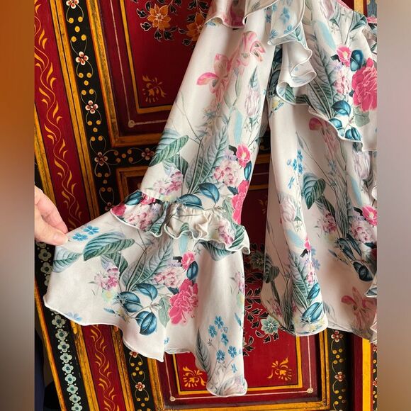 Parker floral 100% silk off shoulder top, flutter sleeves, ruffle neckli… - Picture 8 of 10